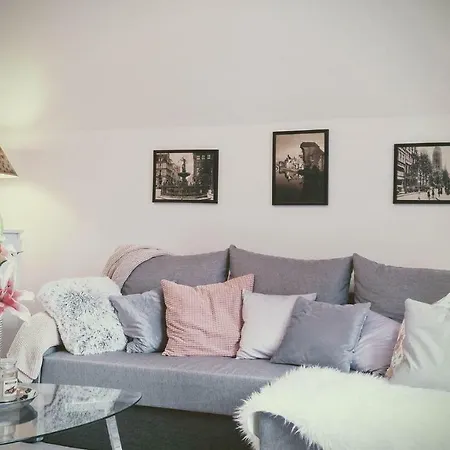St Nicolas Attic Apartamento